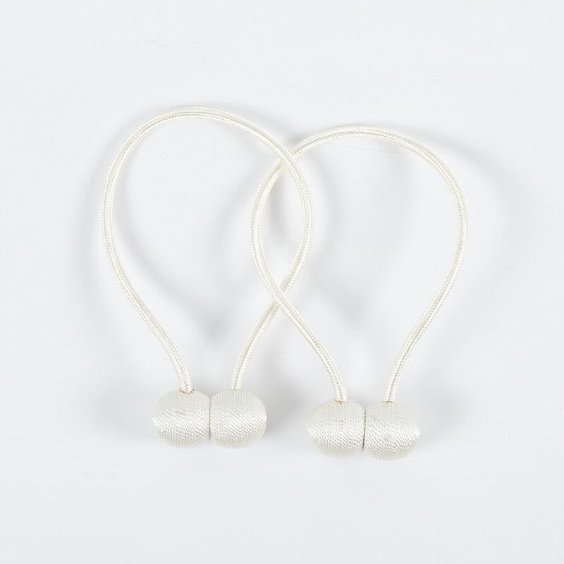 Curtain straps with magnetic curtain buckle