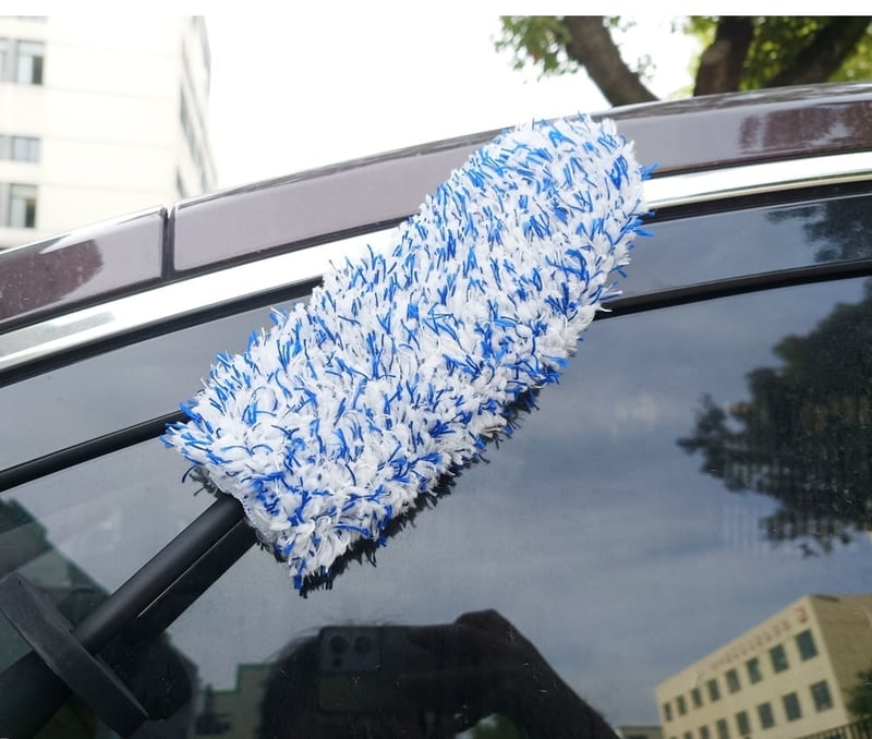 Premium Non-Scratch Microfiber Wheel & Rim Detailing Brush