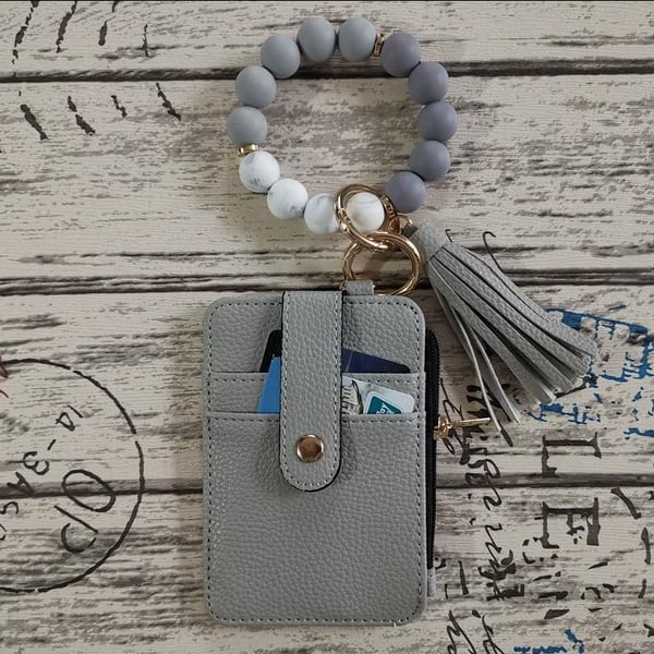 Upsell-Fashionable Silicone Keychain Wallet