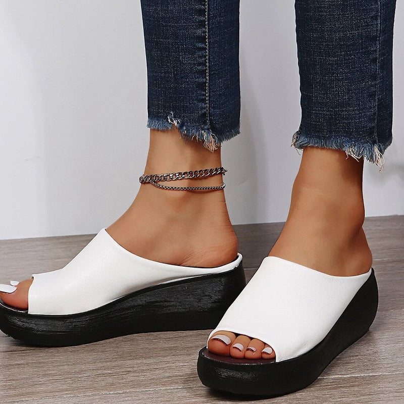 Fashionable Women's Summer Slippers
