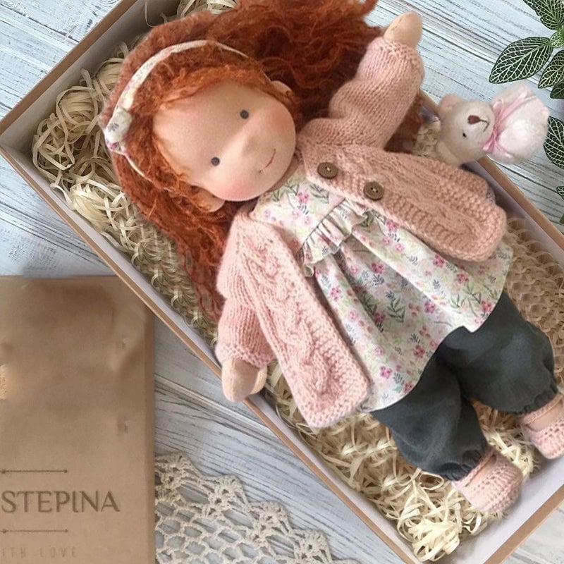 Bambola Waldorf fatta a mano