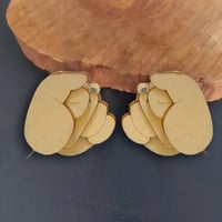 Morsom trefingerbrosje