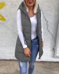 Mouwloze, gewatteerde jas met capuchon en ritssluiting