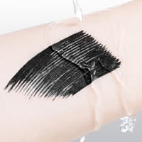 Mascara en bouteille métallique imperméable et anti-taches