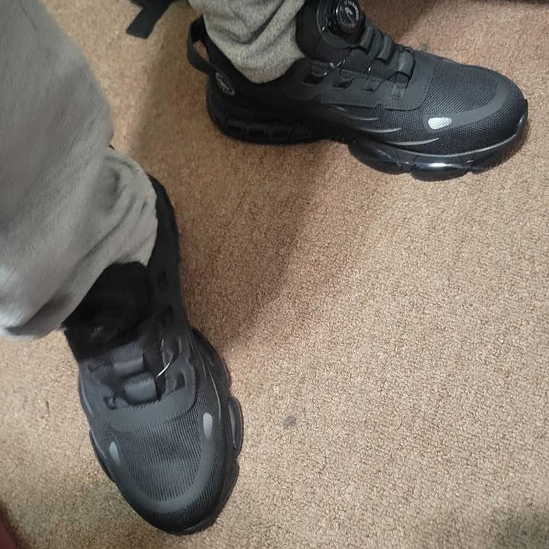 Stoßfeste Sicherheitsschuhe mit Drehknopf