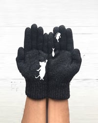 Black,B