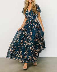 Kleid mit V-Ausschnitt Tailliert Bedruckt