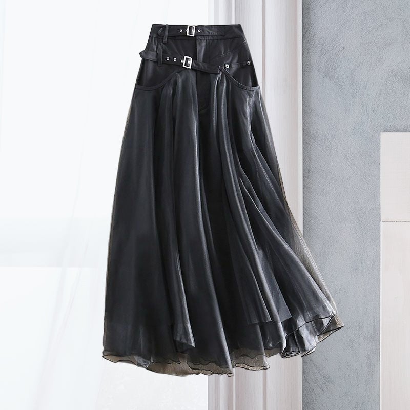 Fransk fashionabel nederdel af grå tyl i patchwork