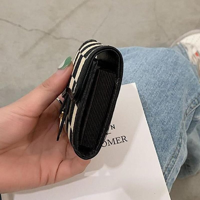 Checkerboard Pattern D Letter Design Card Holder