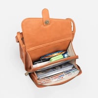 Umhängetasche aus Leder mit einzigartigem Design