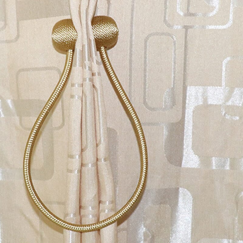 Curtain straps with magnetic curtain buckle