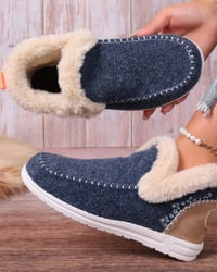 Lässige, warme flache schuhe mit patchwork-muster in einheitlicher farbe