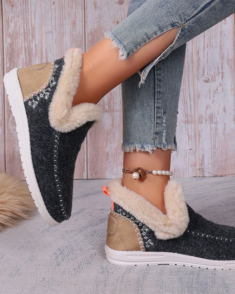 Lässige, warme flache schuhe mit patchwork-muster in einheitlicher farbe
