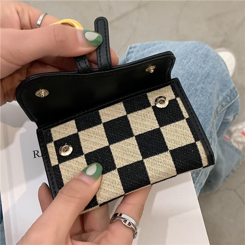 Checkerboard Pattern D Letter Design Card Holder