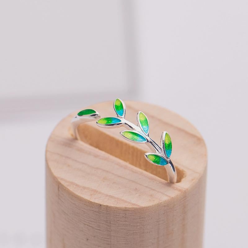 The Green Leaf Ring