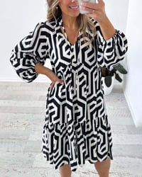 Sukienka w stylu casual z nadrukiem
