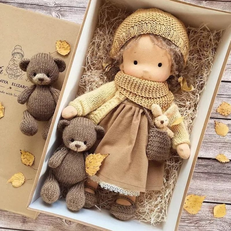 Bambola Waldorf fatta a mano