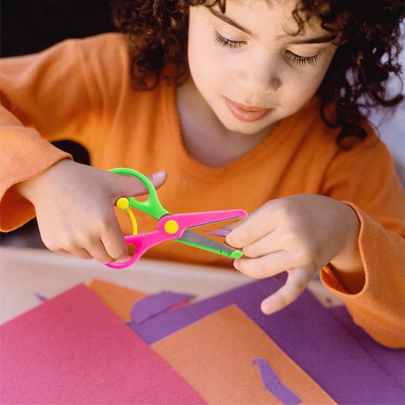 Kindersichere Kunststoffschere