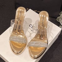Chaussons talons hauts transparents strass