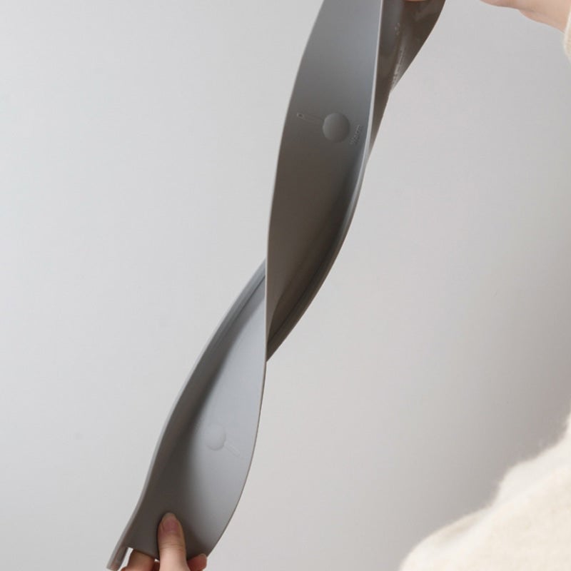 Silicone water retaining plate for sink