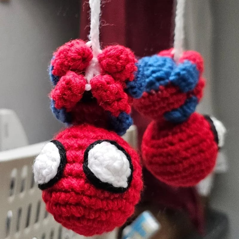 Cartoon-Spinnenanhänger