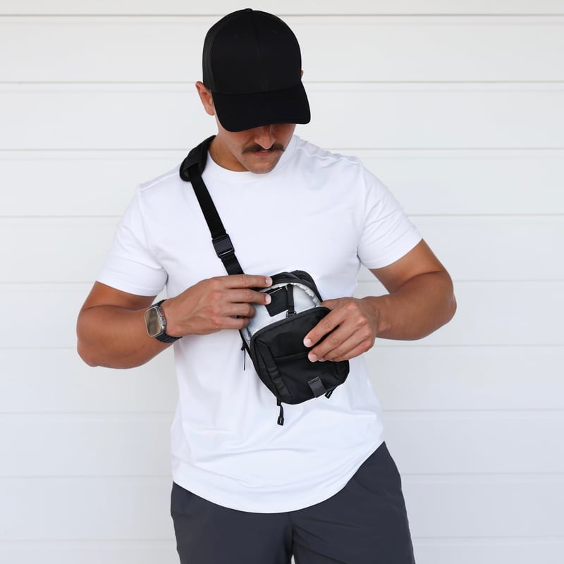 Saker Magnetic Gym Bag