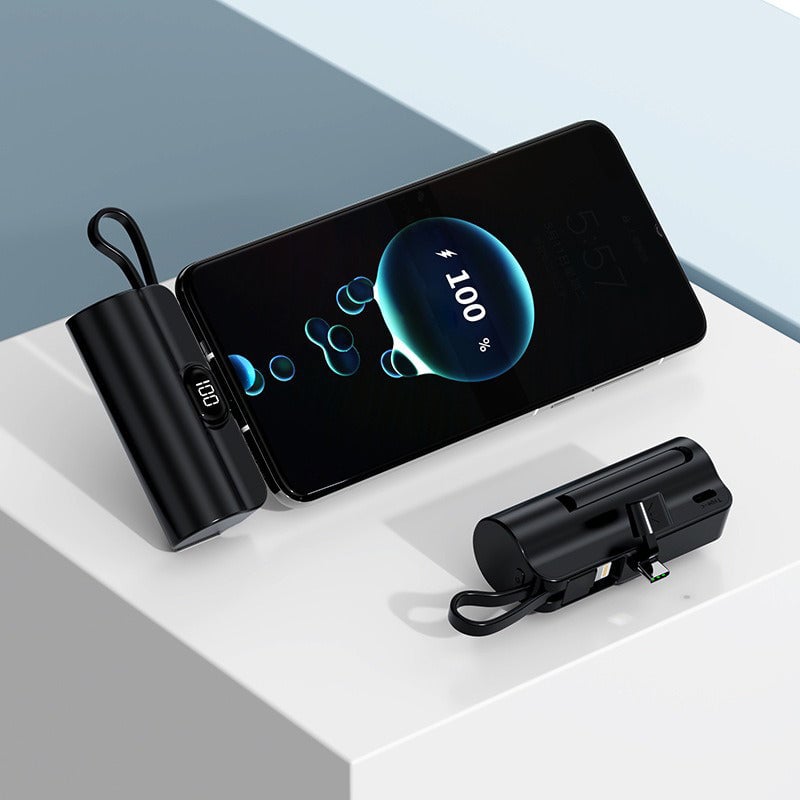 Mini Powerbank-Kapsel Mit Integriertem Ladekabel