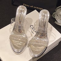 Chaussons talons hauts transparents strass