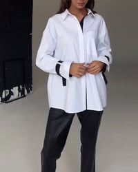 Koszula z kieszeniami i wstawkami kolorów