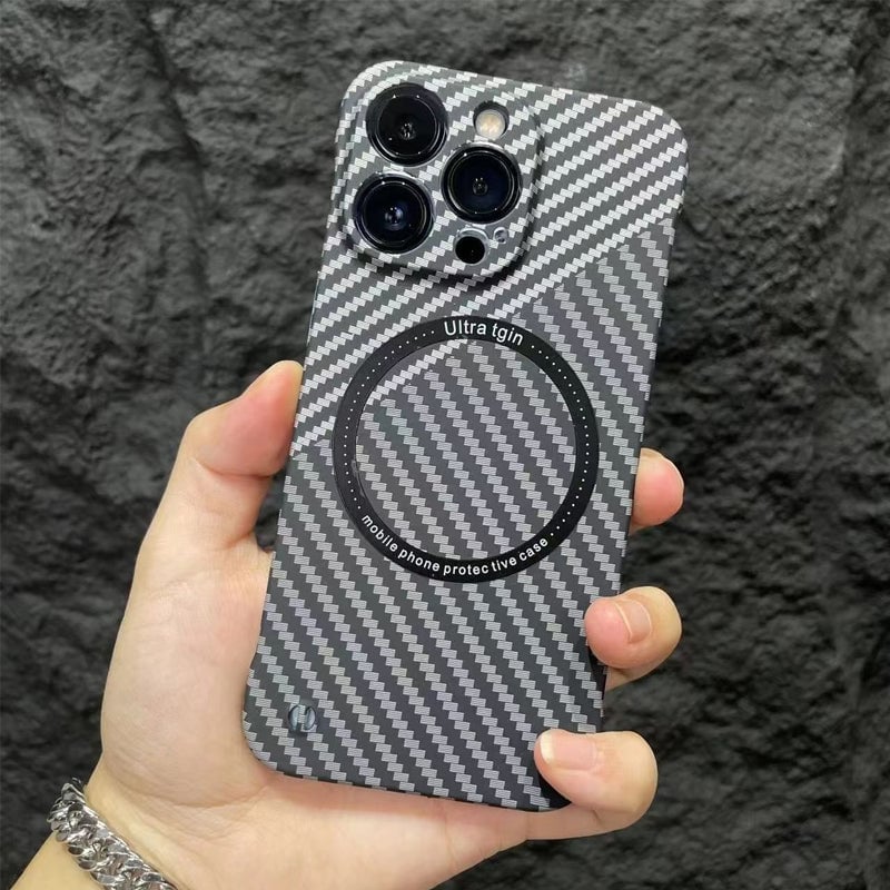 Struttura in fibra di carbonio senza cornice per custodia per iPhone con ricarica magnetica