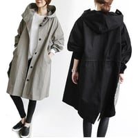 Wasserabweisende, lose Windjacke mit Kapuze
