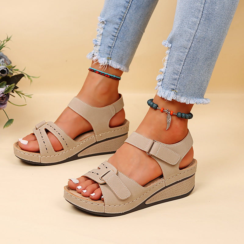 Sandalen im römischen Stil mit Klettverschluss