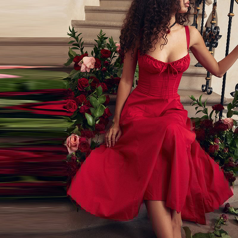 Elegantes einfarbig geschlitztes Cami-Kleid mit Taillenbinde