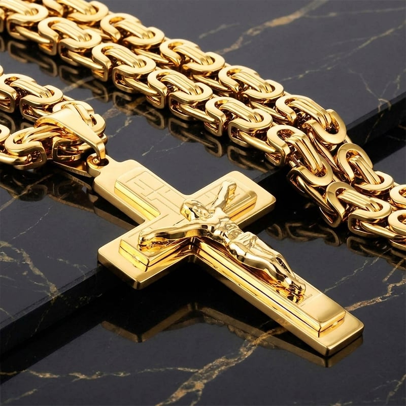Layered cross design necklace