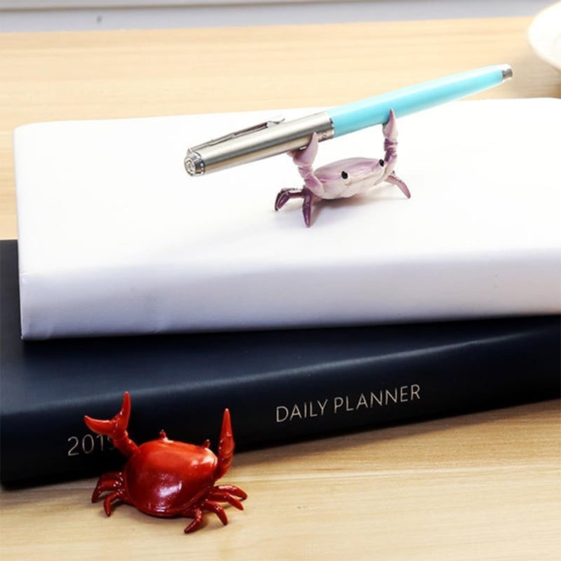 Creative weightlifting crab pen holder ornaments