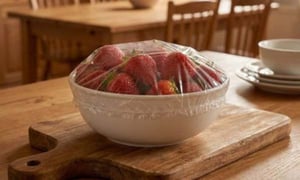 Piatto di frutta coperto