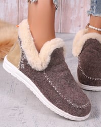 Lässige, warme flache schuhe mit patchwork-muster in einheitlicher farbe
