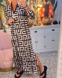 V-neck geometric print dress