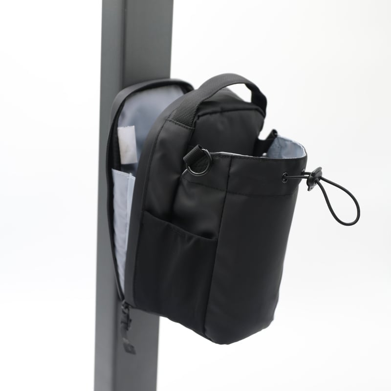 Saker Magnetic Gym Bag