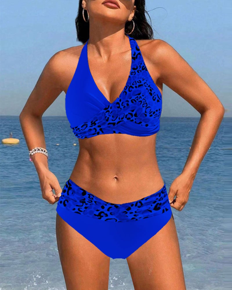 Halterneck bikini med delvist leopardprint