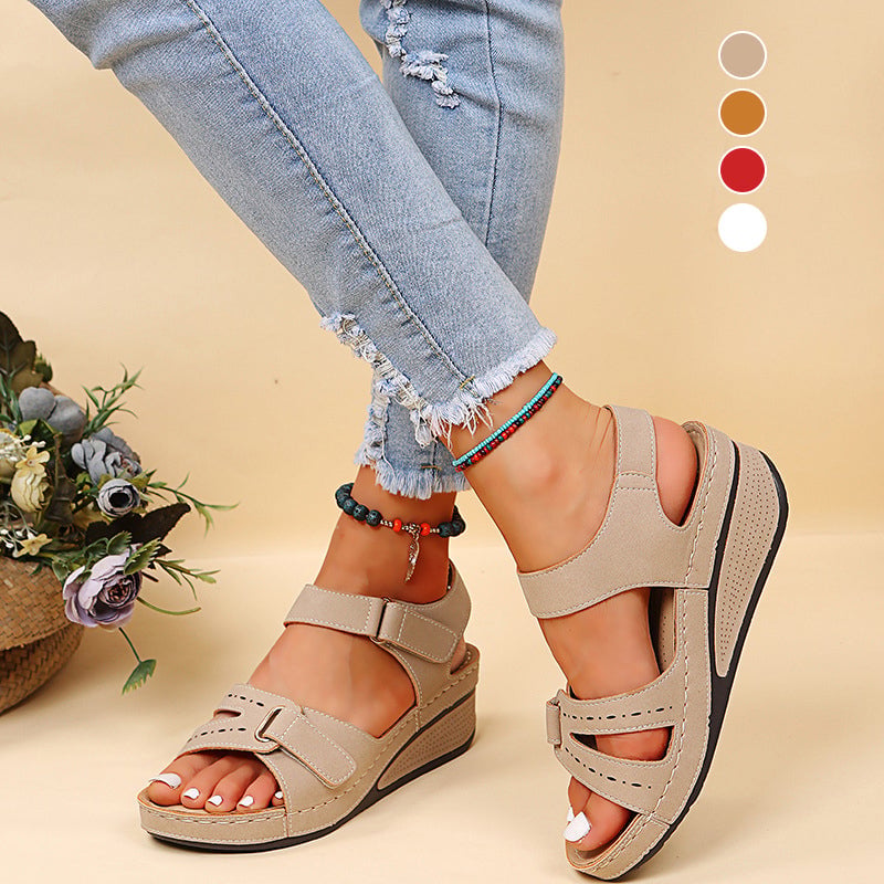 Sandalen im römischen Stil mit Klettverschluss