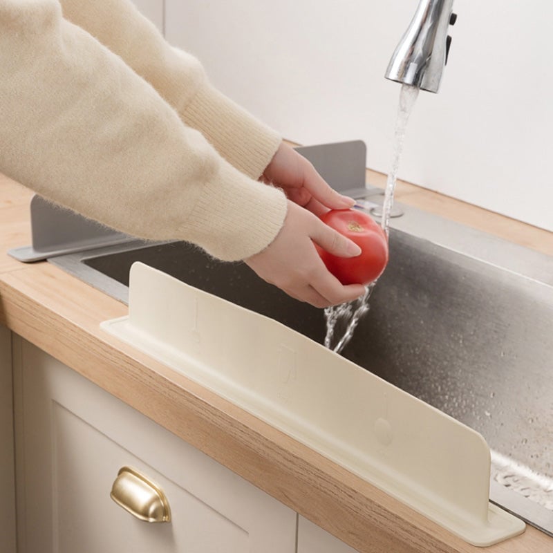 Silicone water retaining plate for sink
