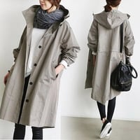 Wasserabweisende, lose Windjacke mit Kapuze
