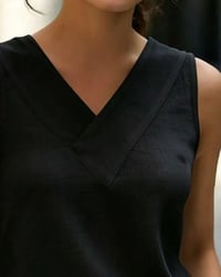 Sleeveless V-Neck Cross Tank Top