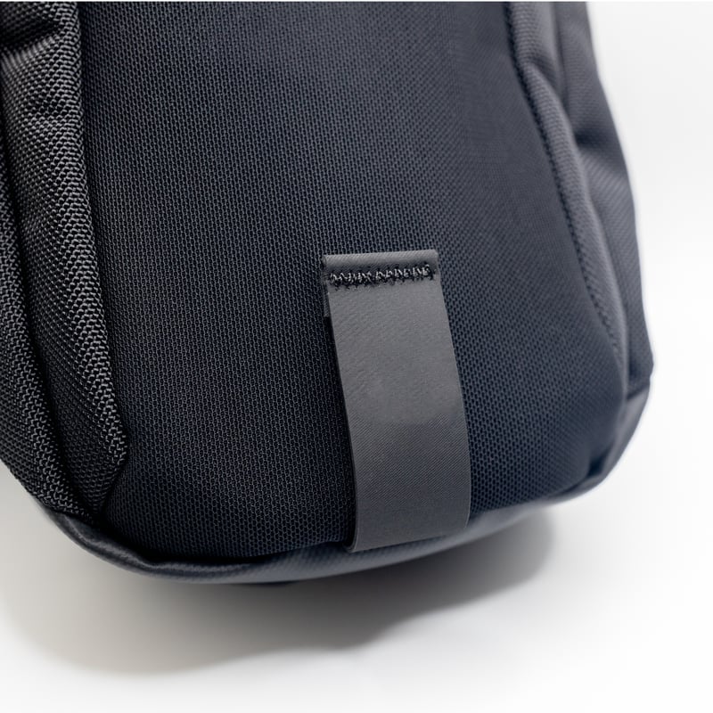 Saker Magnetic Gym Bag