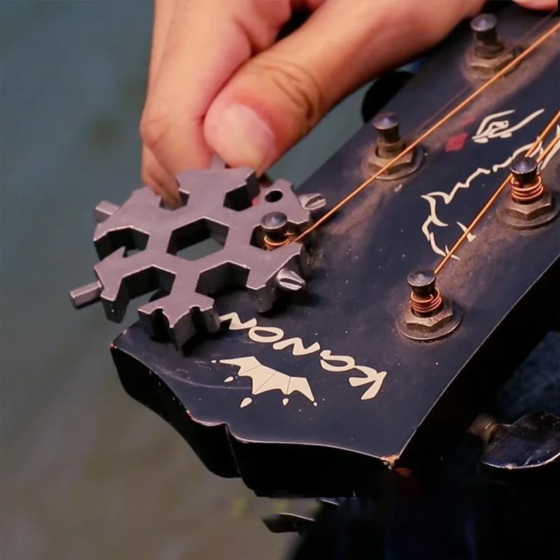 Sakerplus 18-in-1 Snowflake Multi-Tool